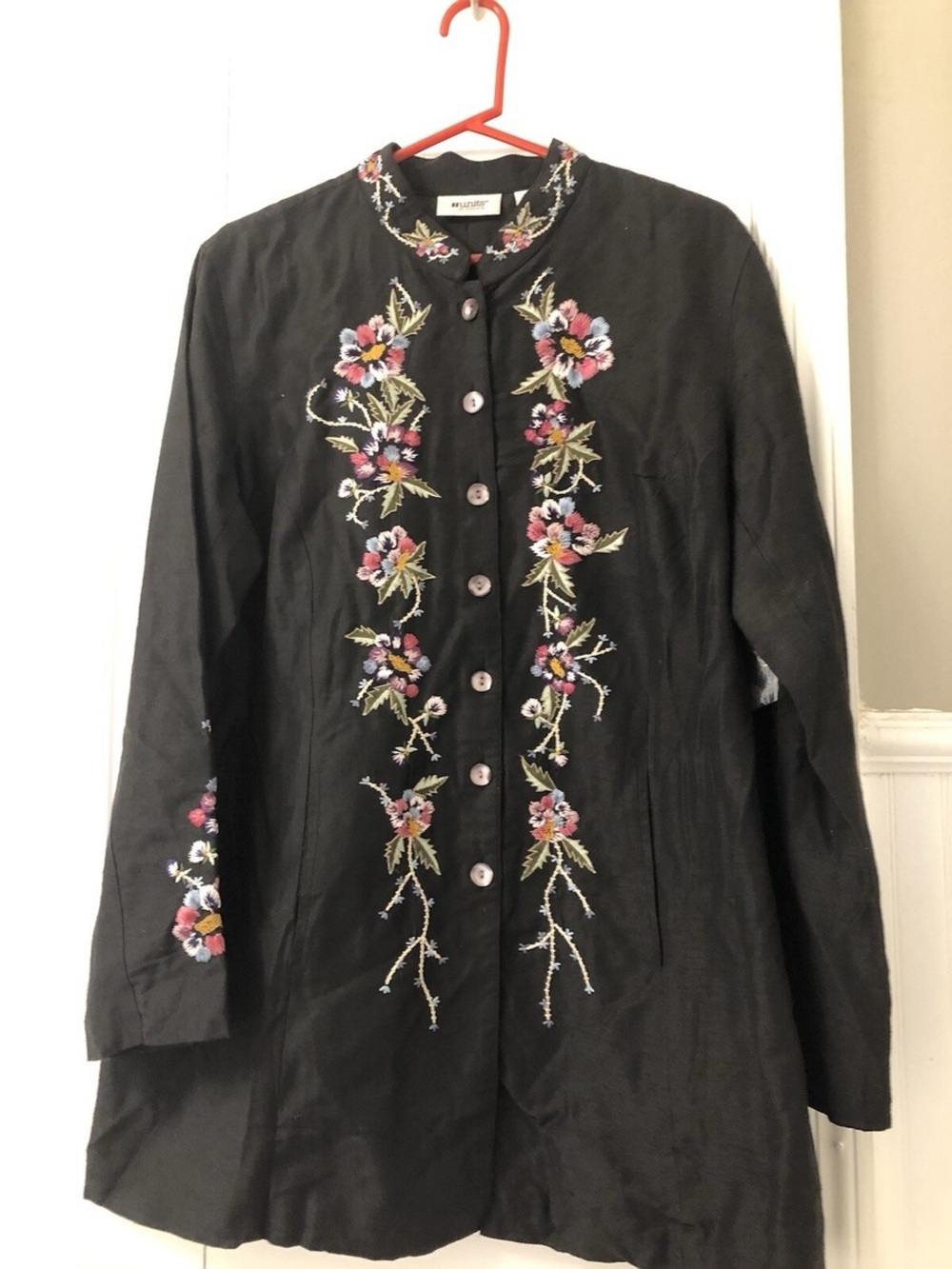Vintage Embroidered Black Women's Coat with Floral Detailing